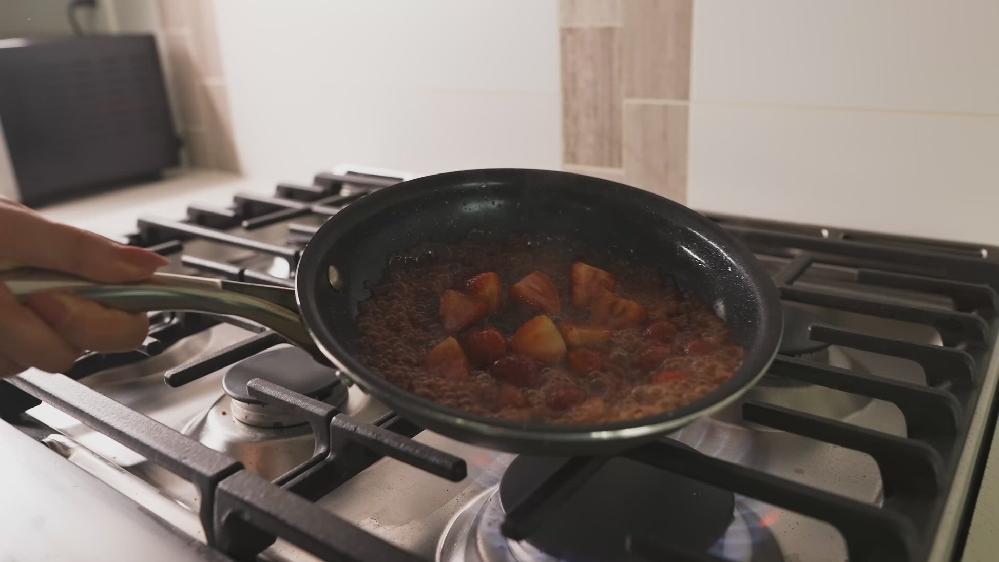 diamotech 9.5” frying pan, nonstick 4-layered durable diamond ceramic coating, 100% ptfe & pfoa free